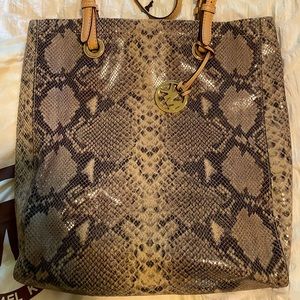 Beautiful Snakeskin Michael Kors tote W/ dust bag